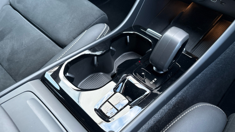 Volvo XC40 2.0 B4P Plus Dark 5dr Auto Petrol Estate